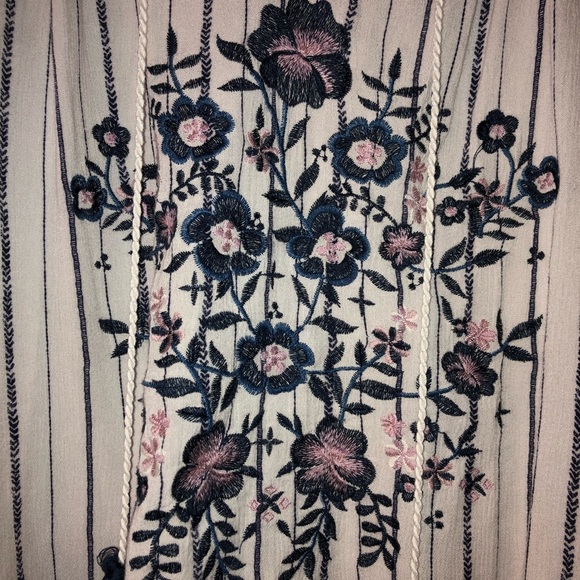 Bohemian Embroidered Floral Top - Picture 3 of 4